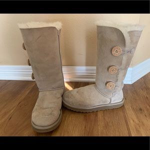 UGG 7W Bailey Button Triplet Boots